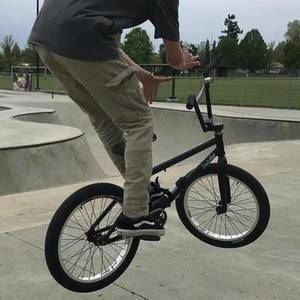 Meet your Posher, Levi